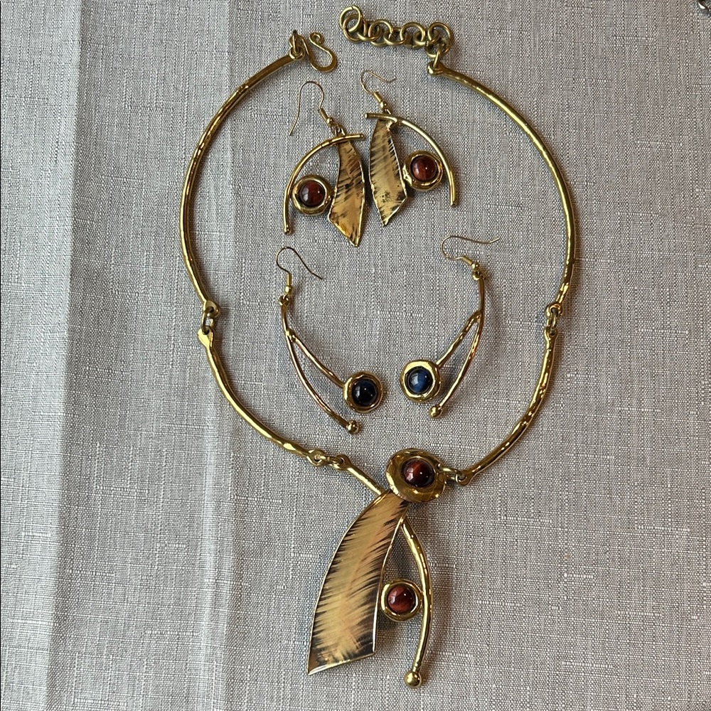Elegant Gold and Red Jewelry Set